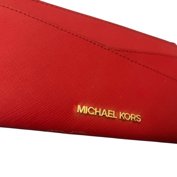 Michael Kors NWOT Jet Set leather wristlet- very bright red! Classic and light - Picture 2 of 9